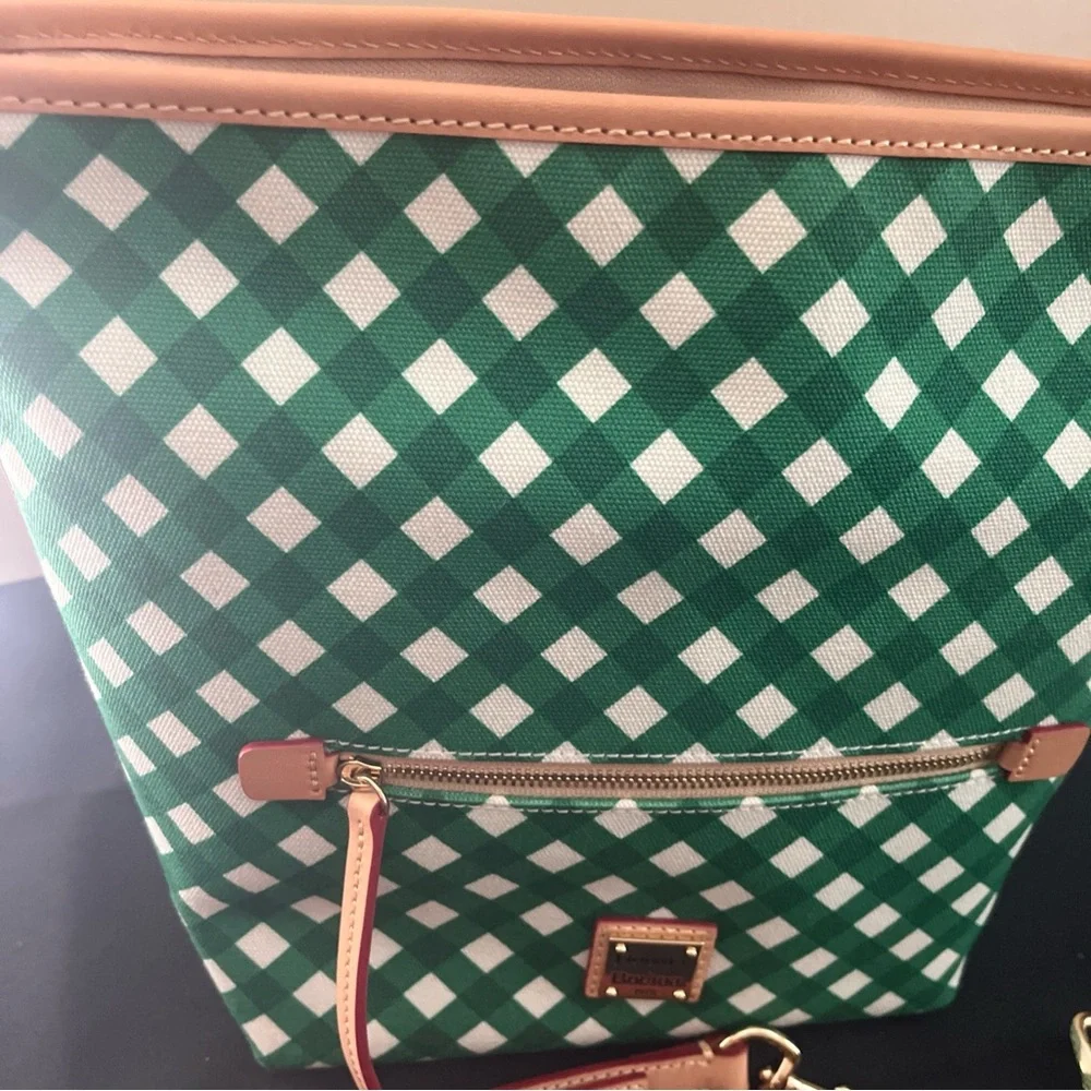 Dooney & Bourke Brand New handbag cross body sample bag. One of a kind. - Picture 2 of 12